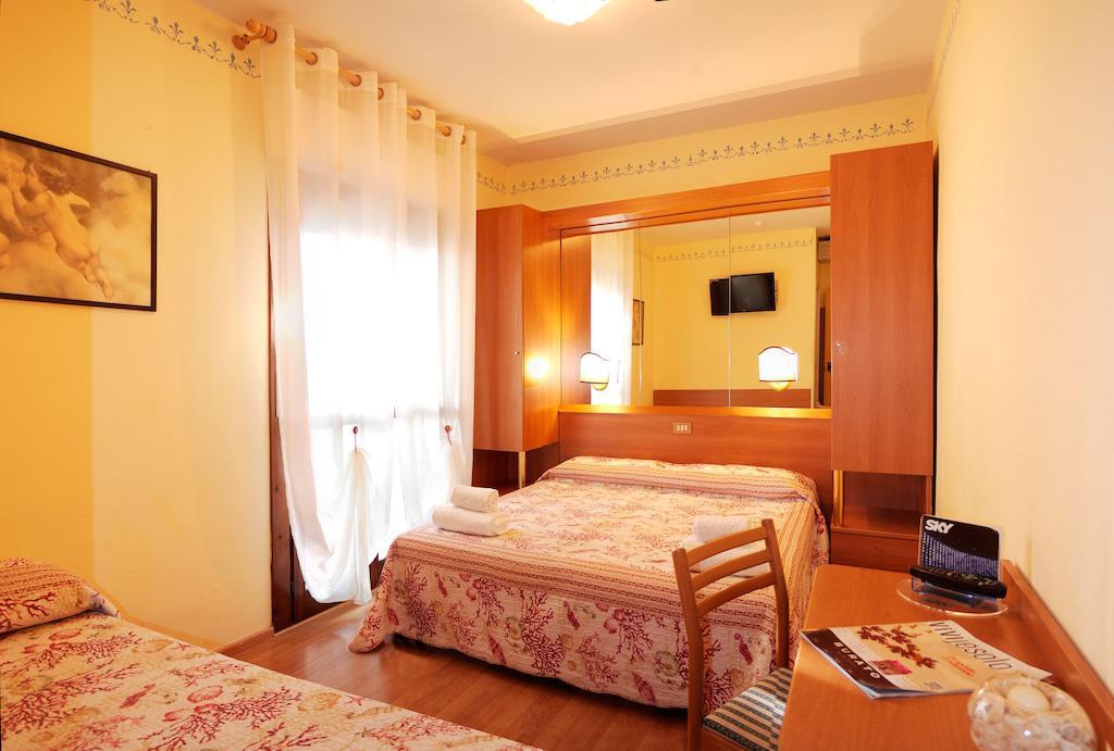 Hotel Germania Lido di Jesolo Exterior photo